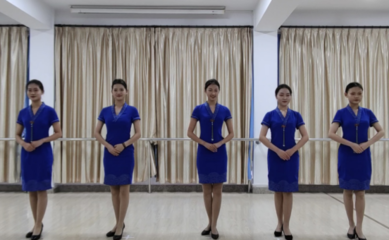 第十屆“空乘之星”專(zhuān)業(yè)技能大賽正式開(kāi)賽 禮儀服務(wù)展現(xiàn)職業(yè)風(fēng)采